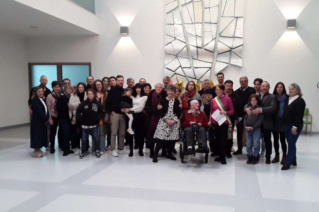Festa di Emma Rigo alla rsa Zairo di Zero Branco