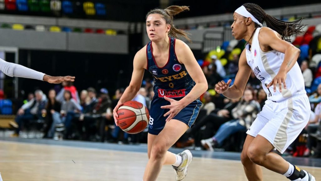 Reyer cade a Londra