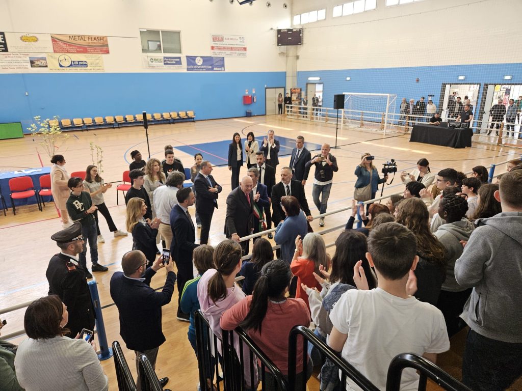 Ministro Nordio con studenti