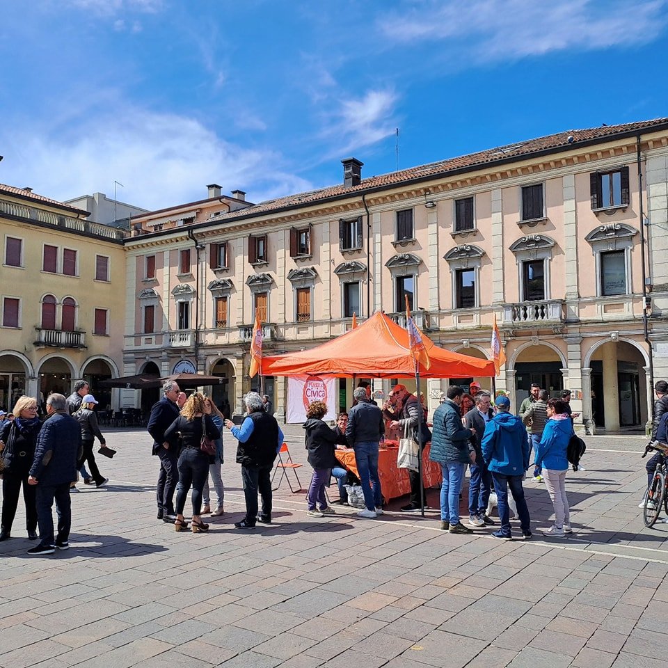 Piazza Civica gazebo in Piazza Caduti a Mogliano Veneto