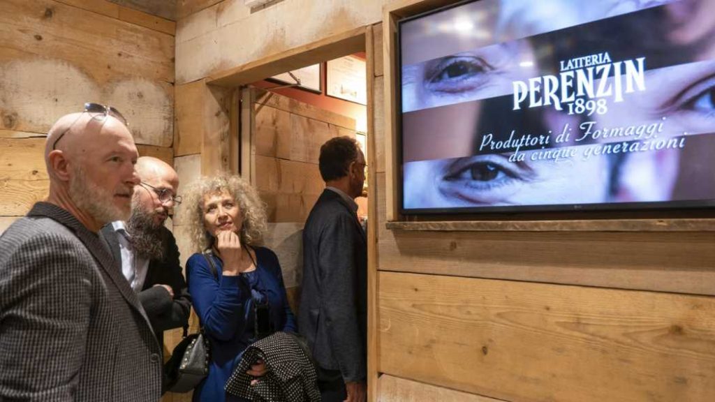 persone e schermo