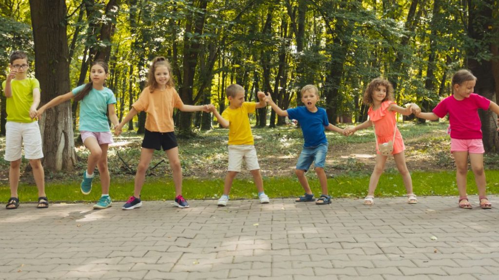bambini che giocano