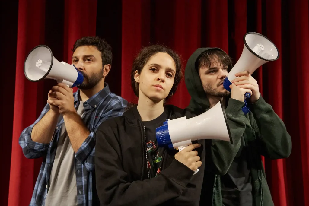 teatro padova insulti al pubblico