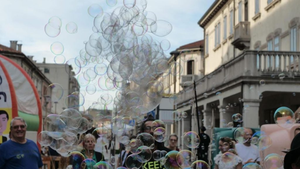 via Piave in festa