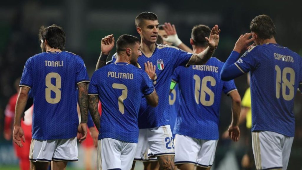 Una brutta Italia vince allo scadere