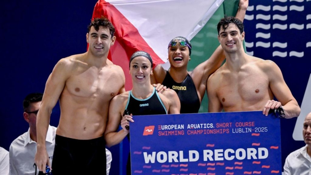 Staffetta mixed oro e record del Mondo
