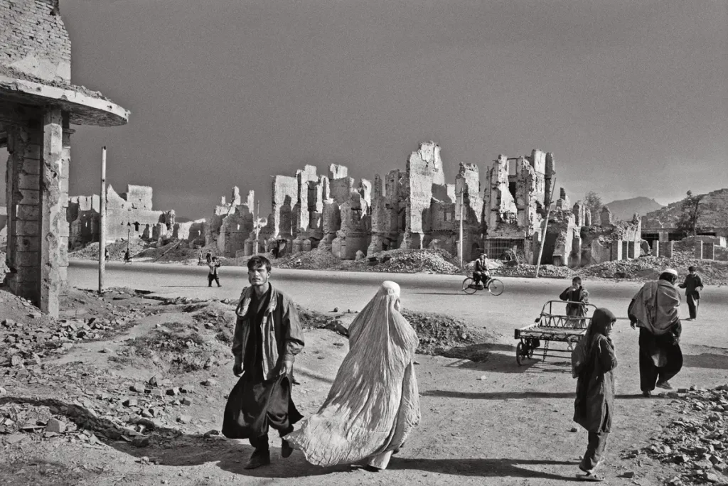 sebastiao-salgado-jade-maiwan-avenue
